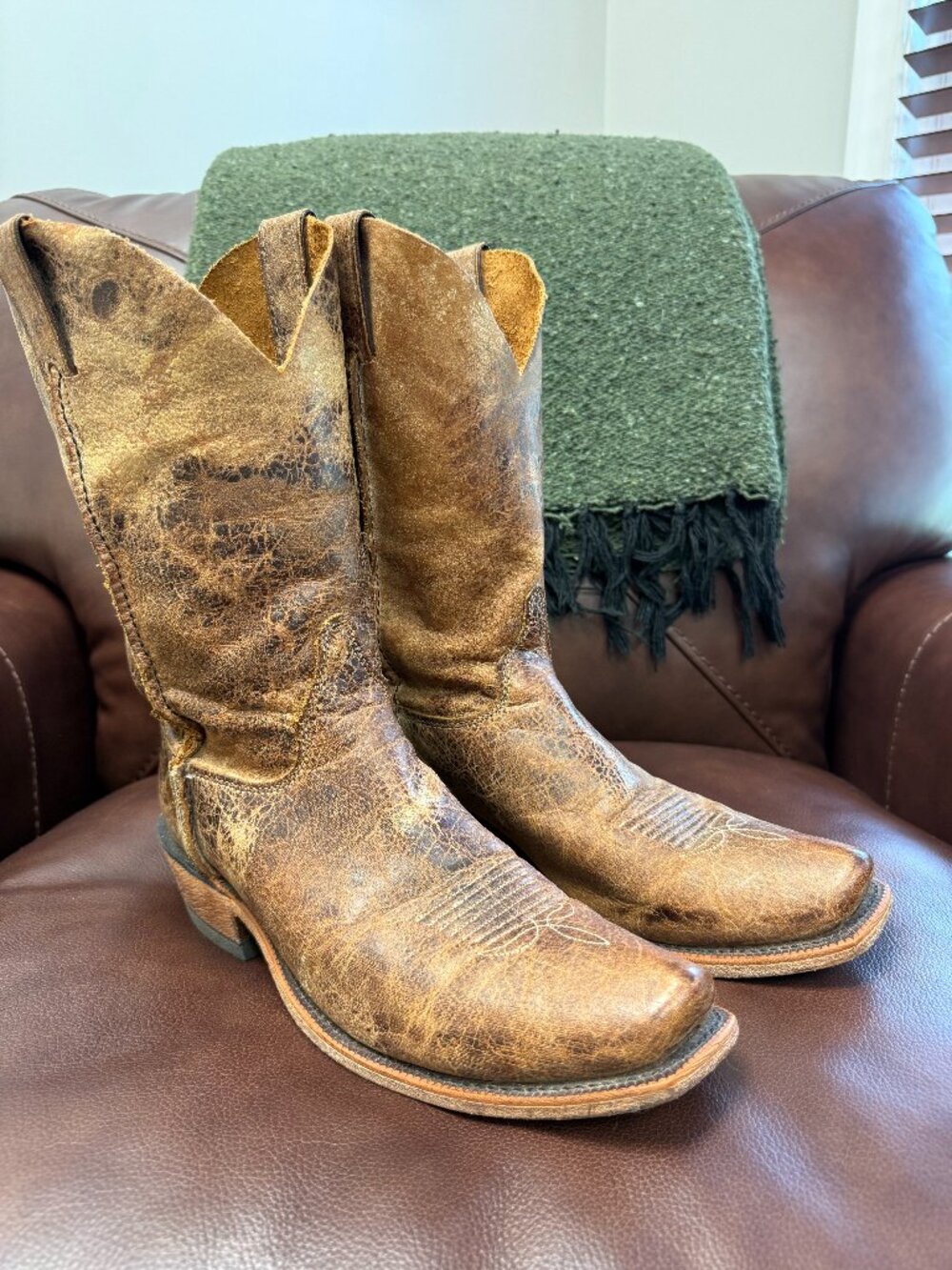 Justin BR732 Men’s 9D Distressed Leather Western Cowboy Boots USA Made